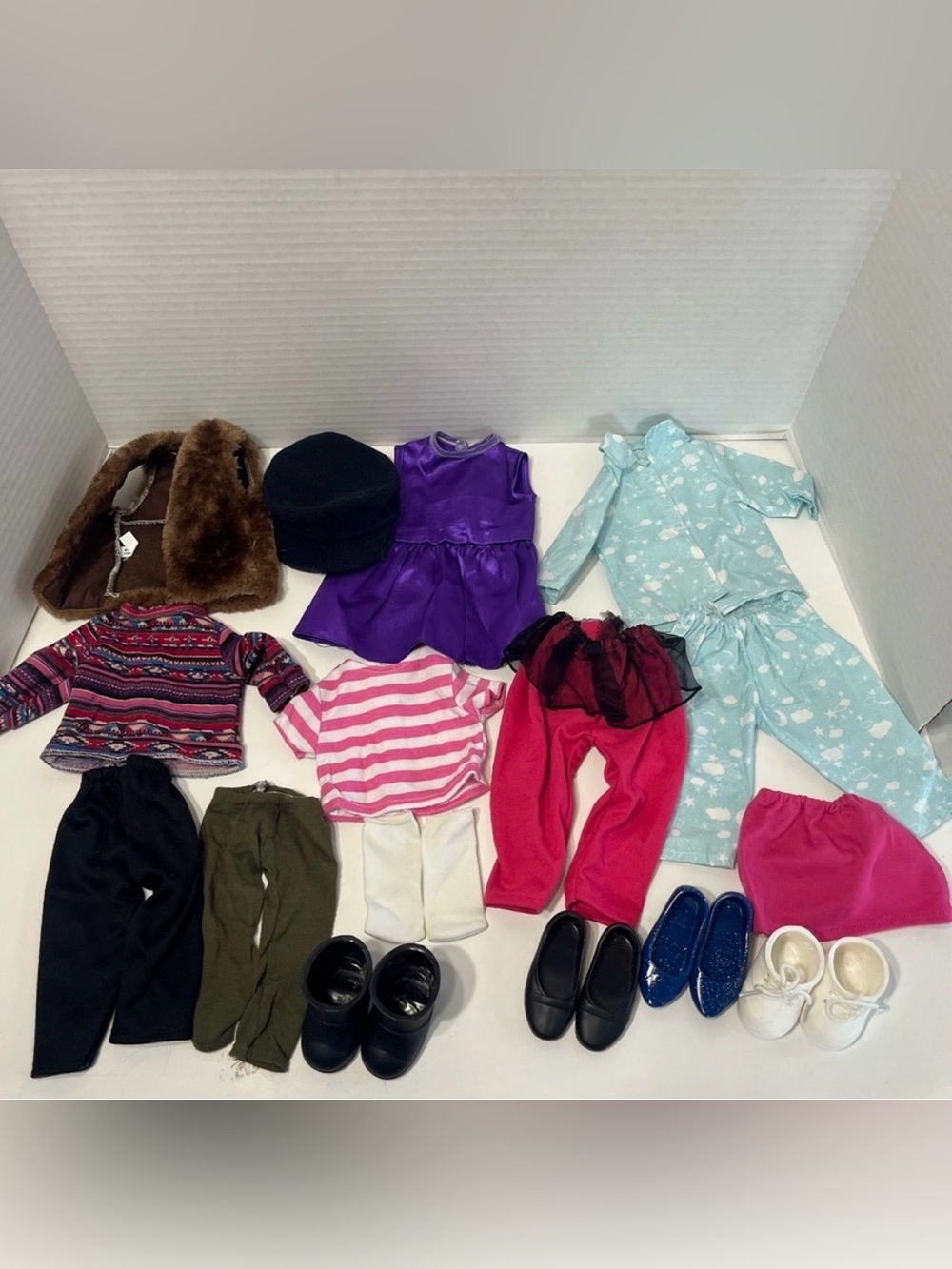 NEWBERRY 18” doll clothes lot #3 Stella & Finn